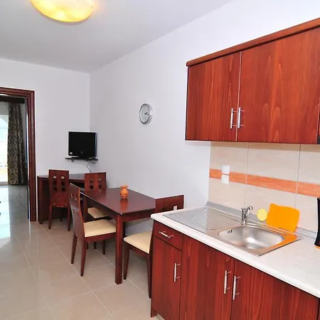 Emerald Aparthotel